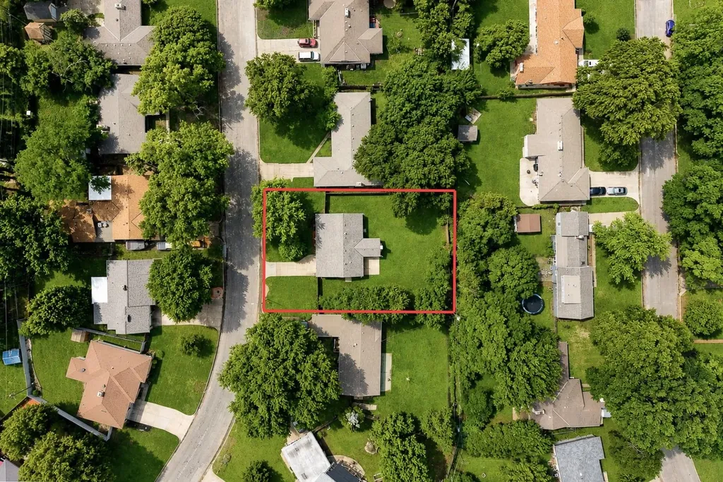 1121 N Ridgewood Wichita KS 67208