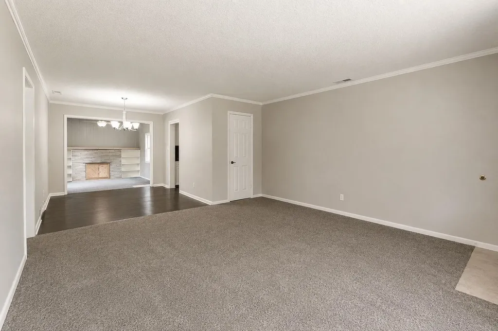 1121 N Ridgewood Wichita KS 67208