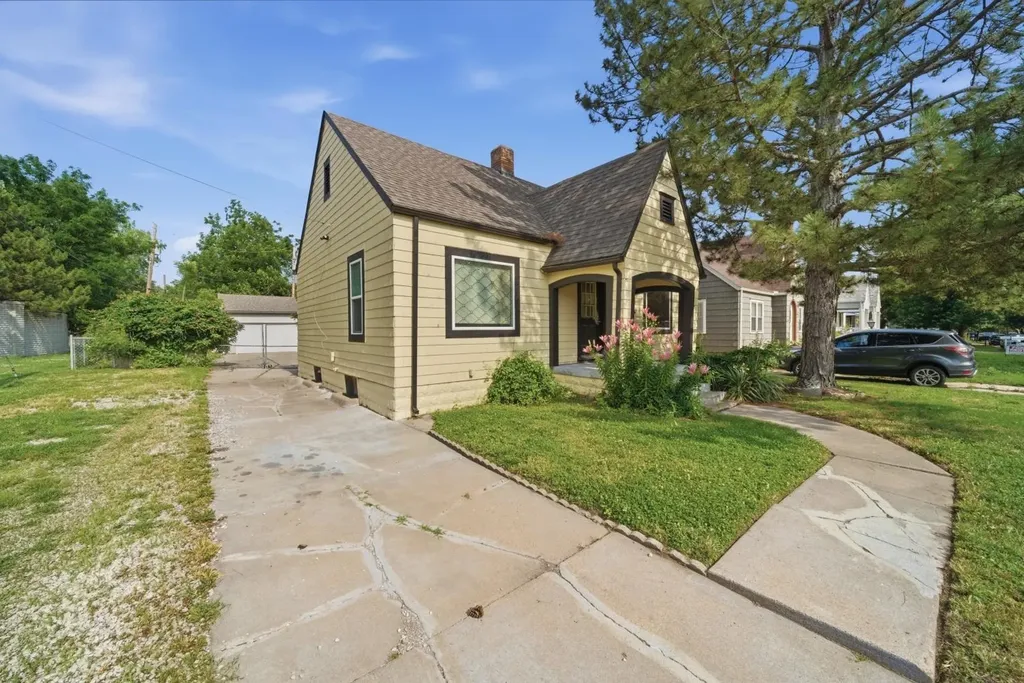 510 S Broadview Avenue Wichita KS 67218