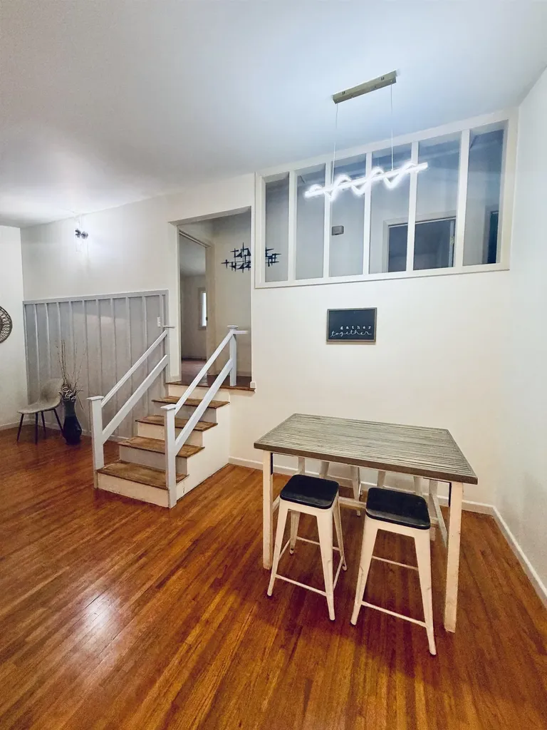 1927 E Glen Oaks Wichita KS 67216