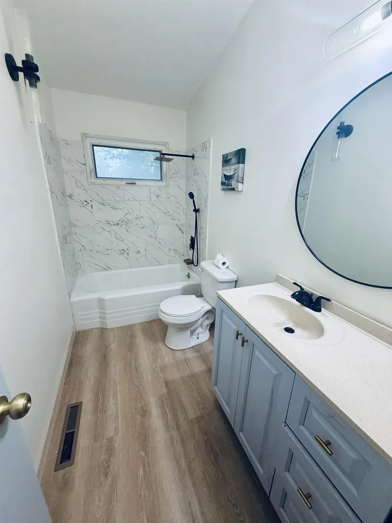 1927 E Glen Oaks Wichita KS 67216