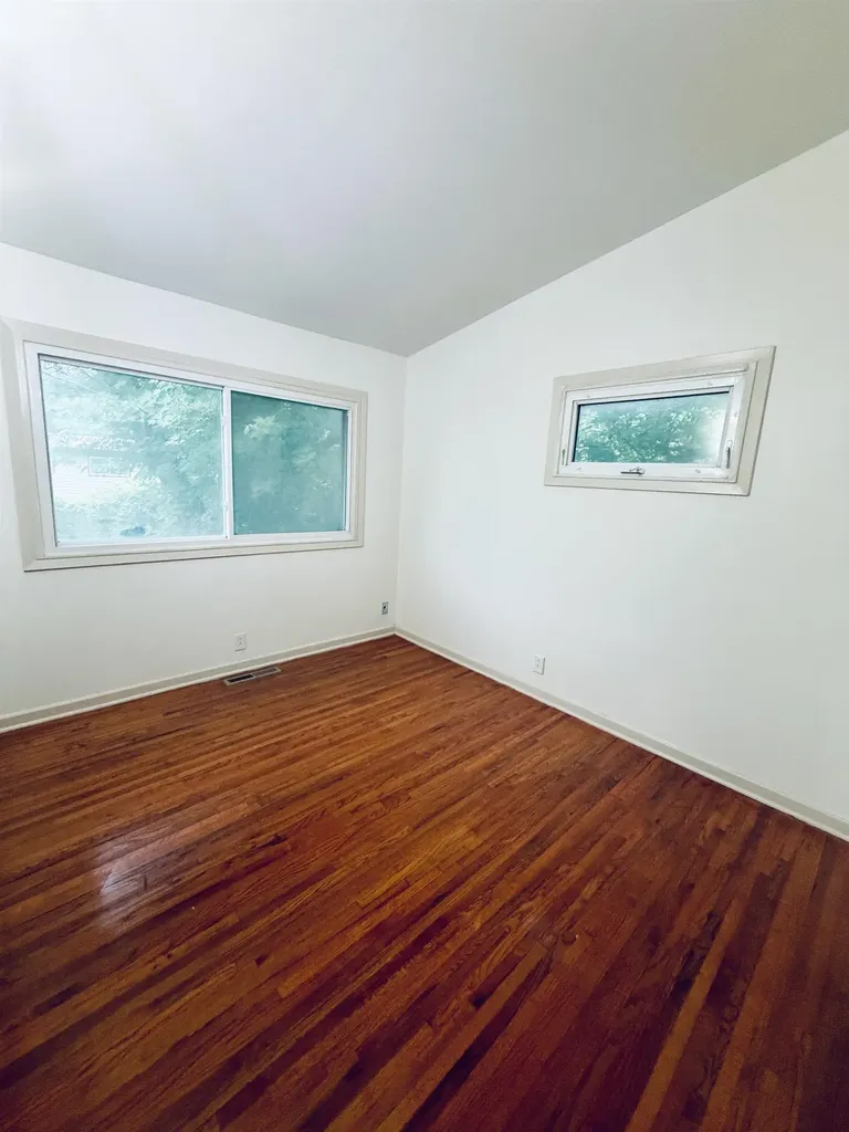 1927 E Glen Oaks Wichita KS 67216