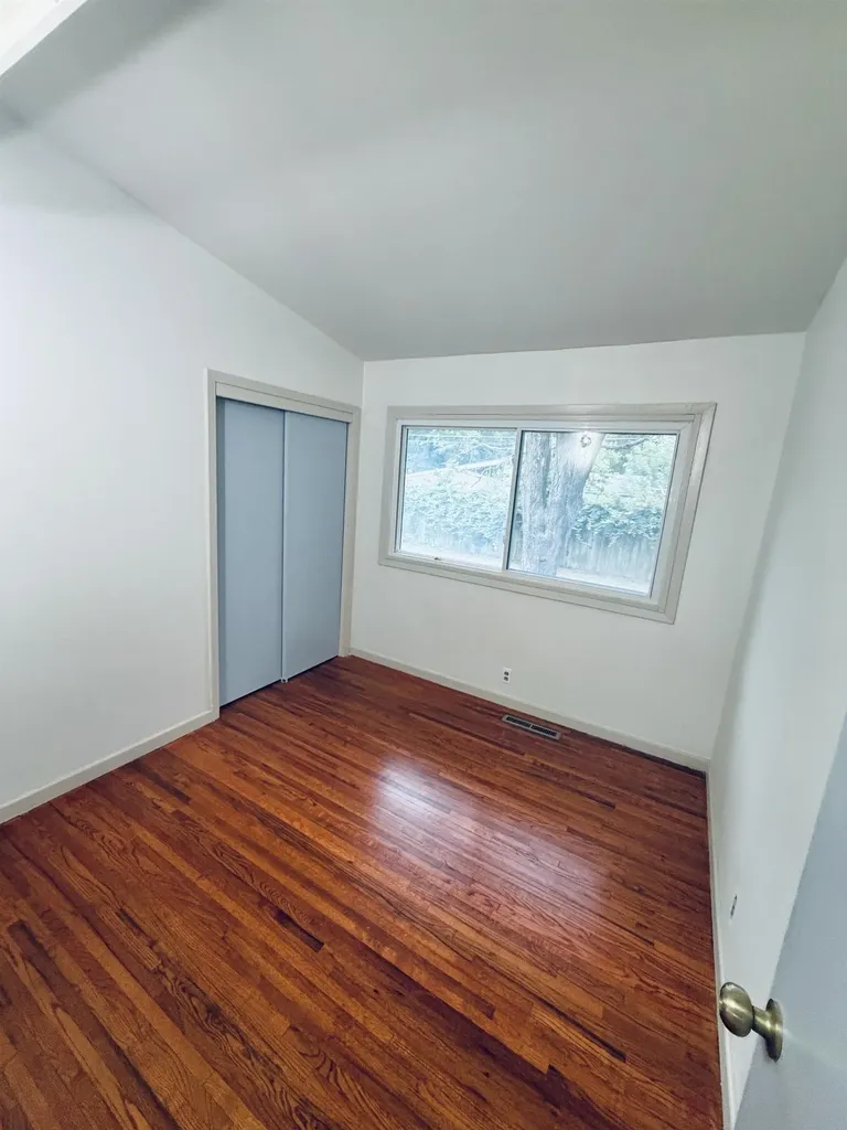 1927 E Glen Oaks Wichita KS 67216