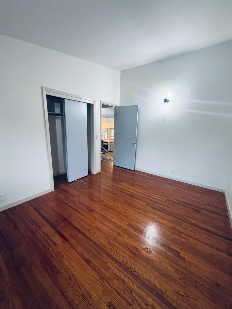 1927 E Glen Oaks Wichita KS 67216