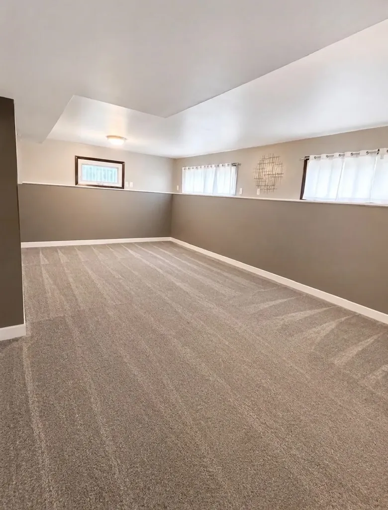 1927 E Glen Oaks Wichita KS 67216