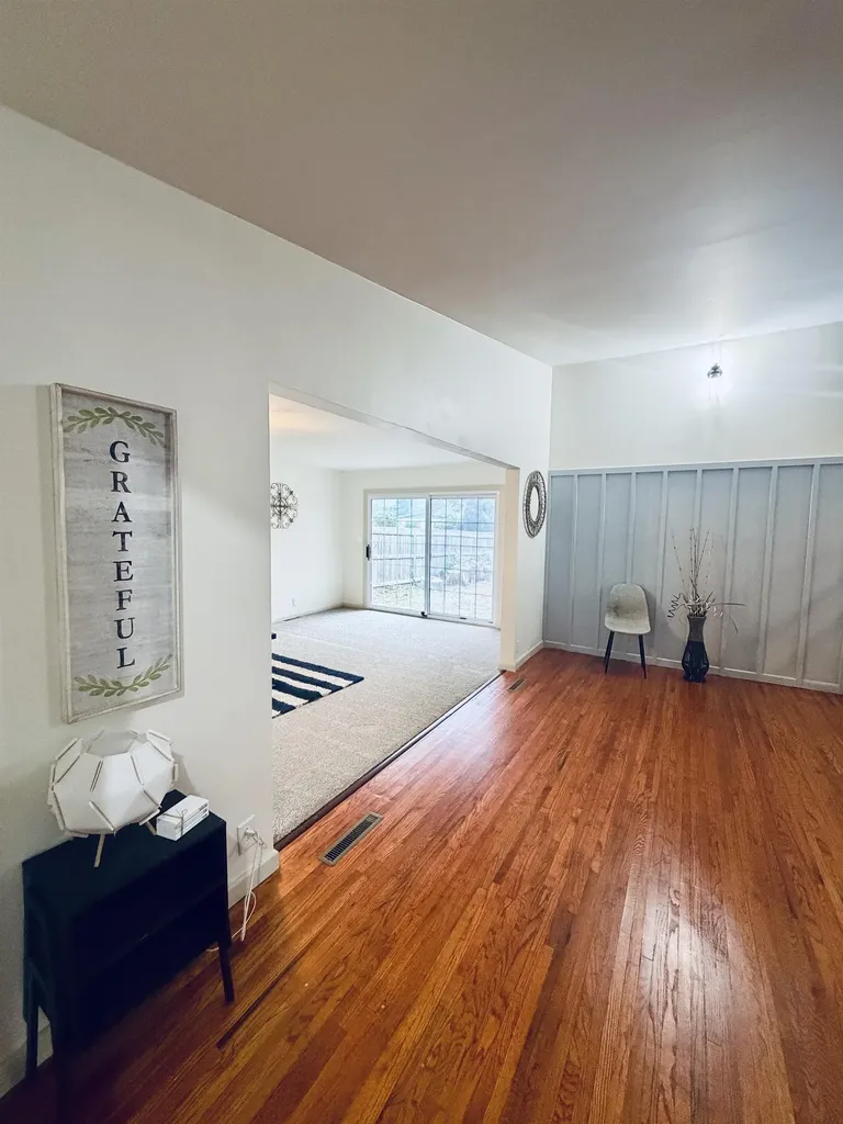 1927 E Glen Oaks Wichita KS 67216