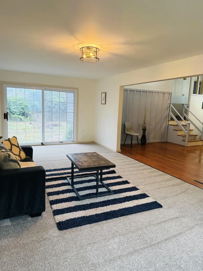 1927 E Glen Oaks Wichita KS 67216
