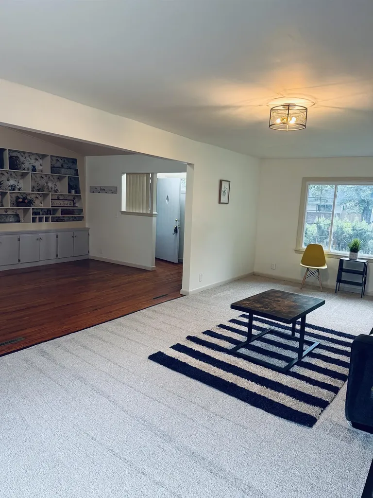 1927 E Glen Oaks Wichita KS 67216