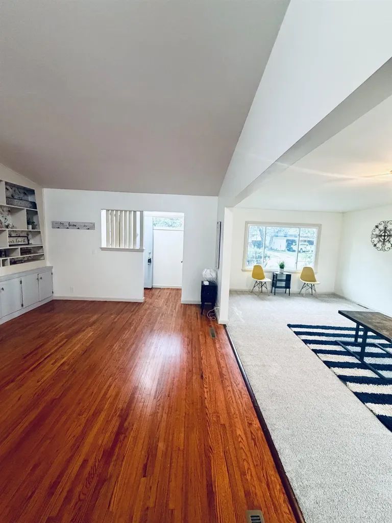 1927 E Glen Oaks Wichita KS 67216