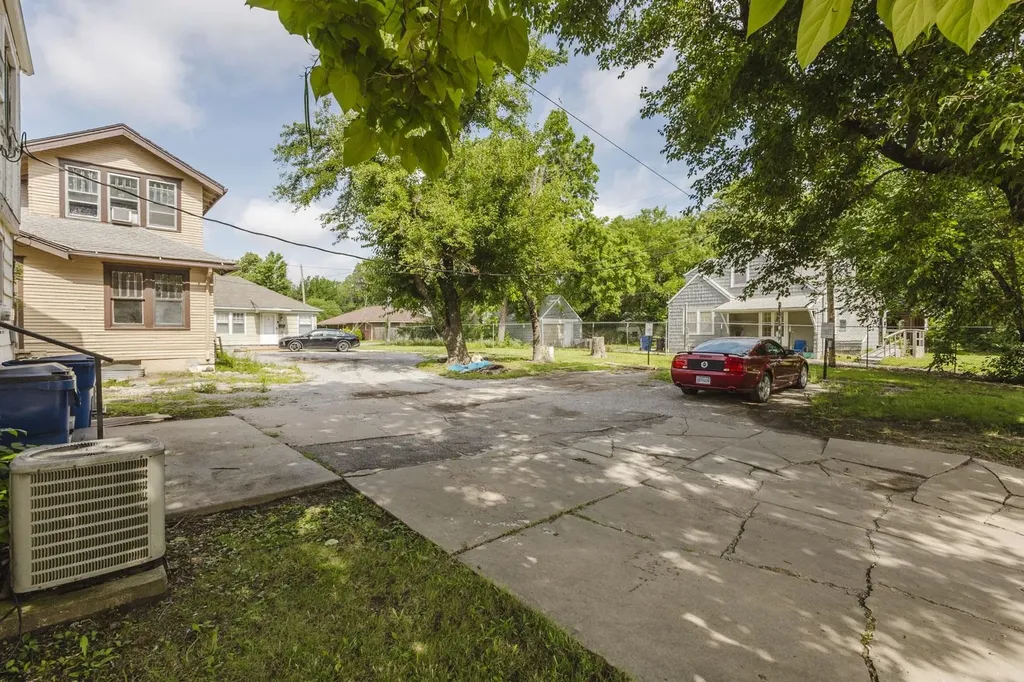 4424-4426 E Central Wichita KS 67208