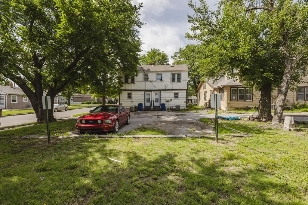 4424-4426 E Central Wichita KS 67208