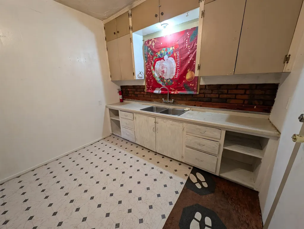 2020 S Palisade Avenue Wichita KS 67213
