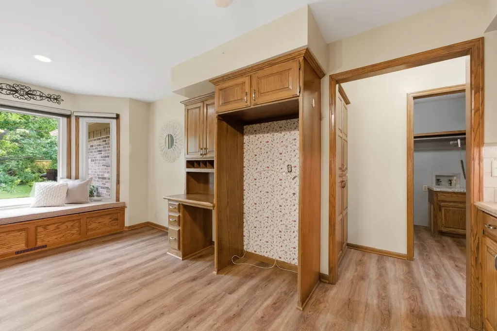 1319 N Coachhouse Court Wichita KS 67235