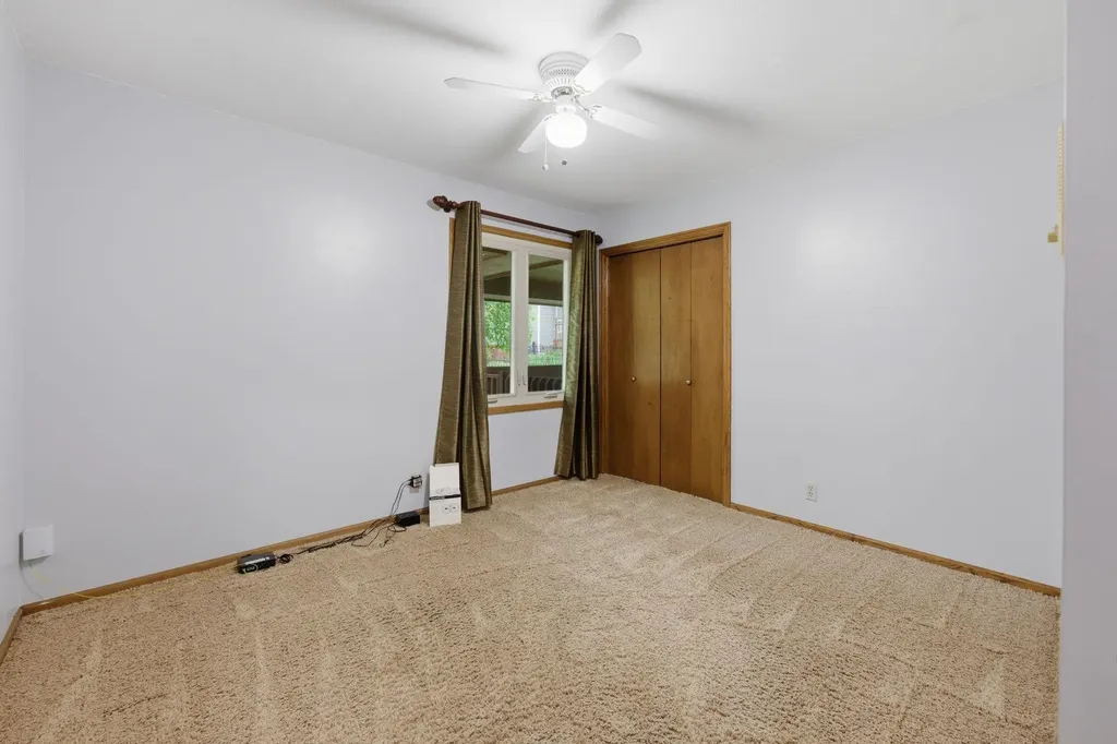 1319 N Coachhouse Court Wichita KS 67235