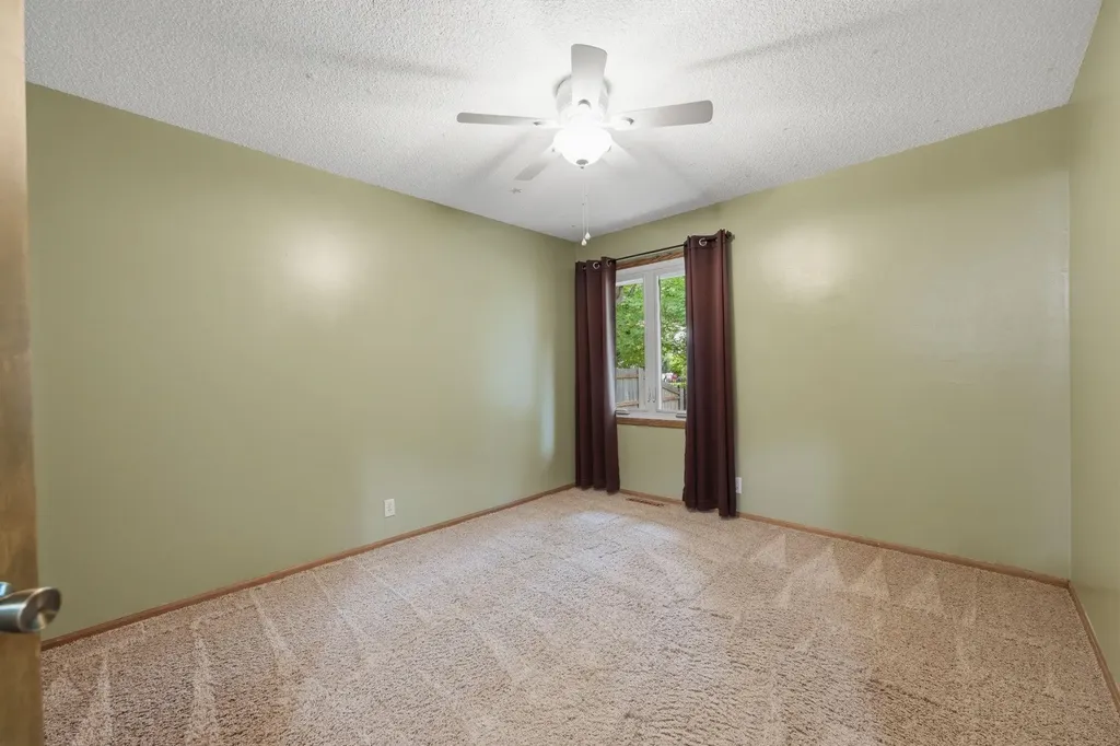 1319 N Coachhouse Court Wichita KS 67235