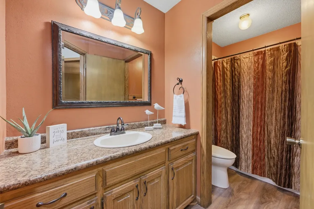 1319 N Coachhouse Court Wichita KS 67235