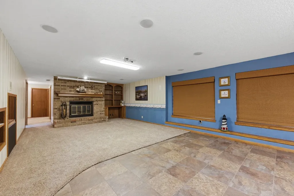 1319 N Coachhouse Court Wichita KS 67235