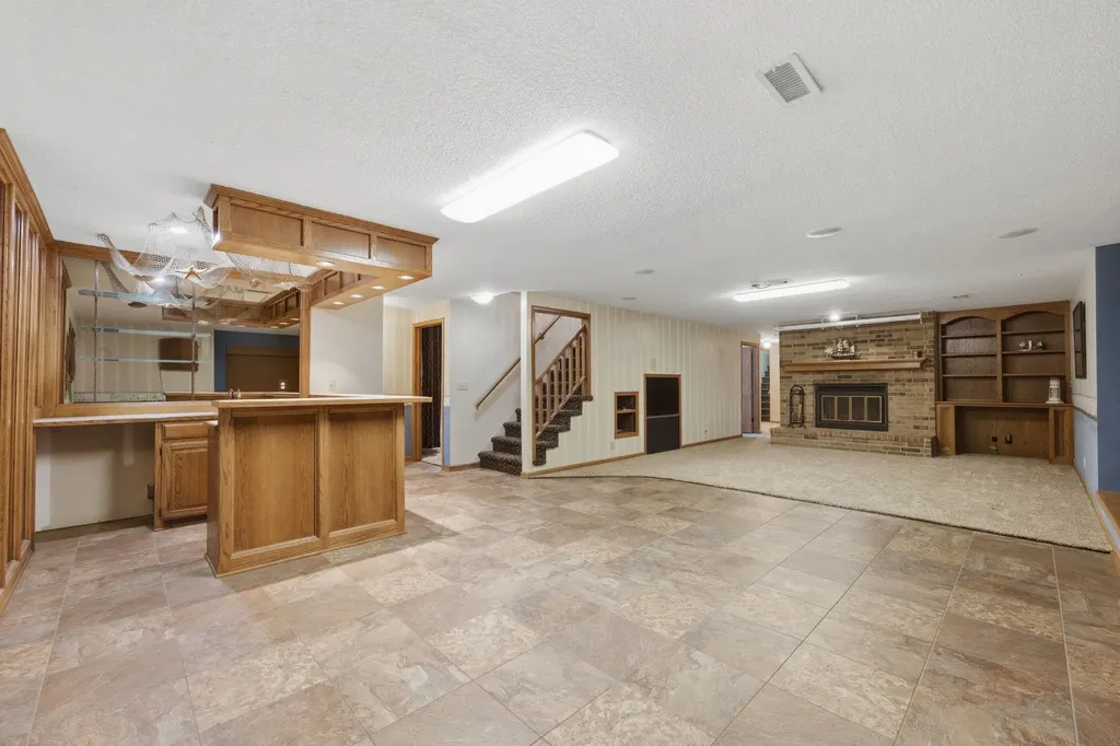 1319 N Coachhouse Court Wichita KS 67235