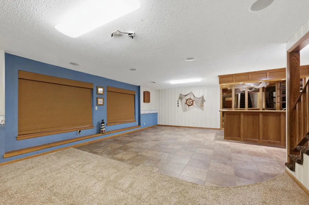 1319 N Coachhouse Court Wichita KS 67235