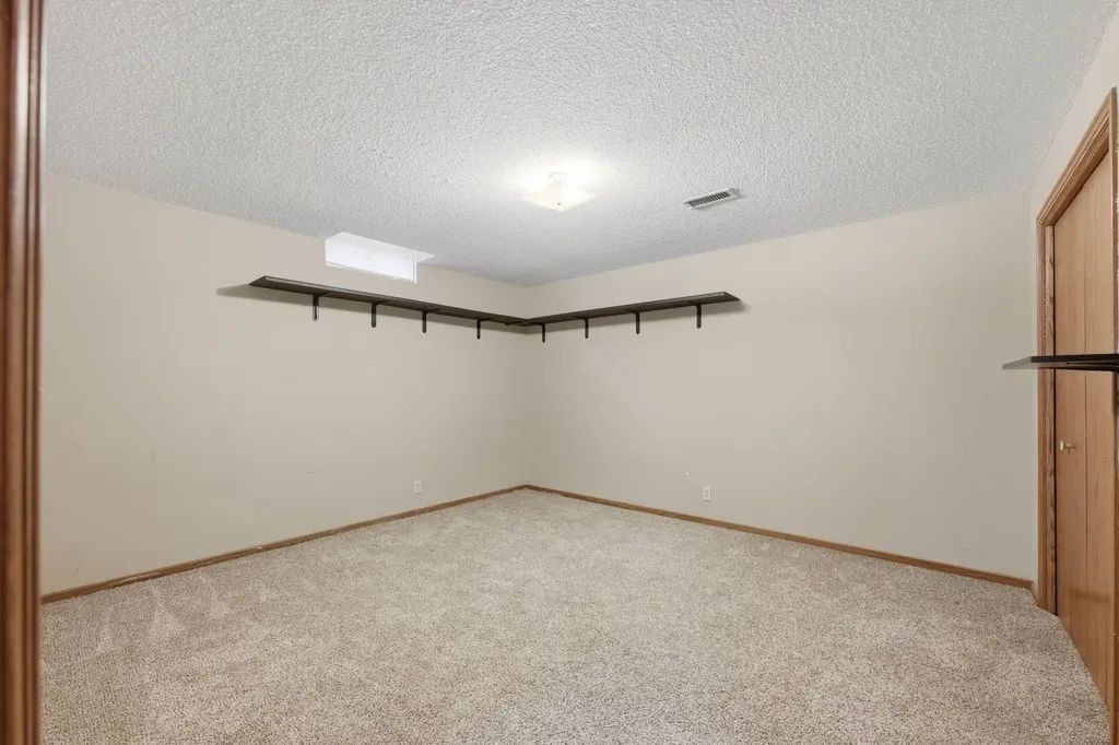 1319 N Coachhouse Court Wichita KS 67235