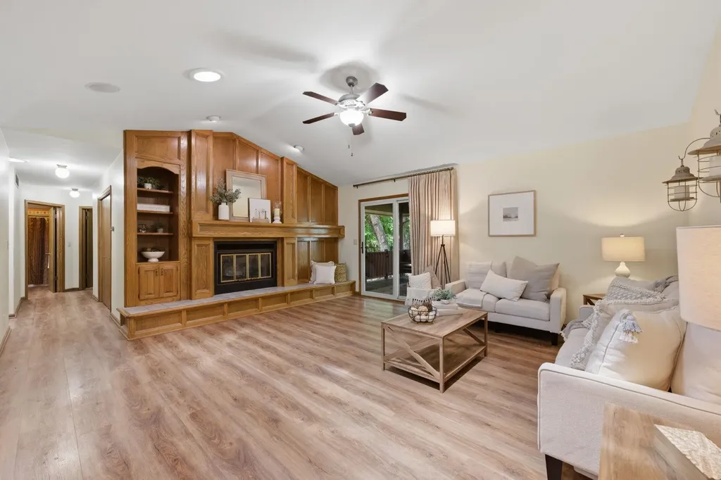 1319 N Coachhouse Court Wichita KS 67235