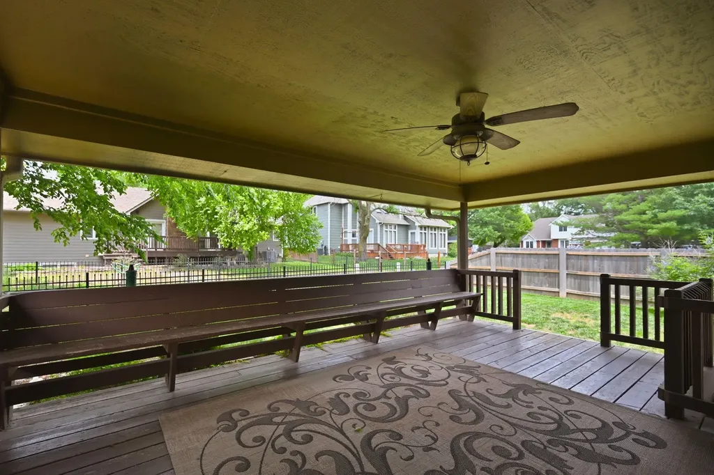 1319 N Coachhouse Court Wichita KS 67235