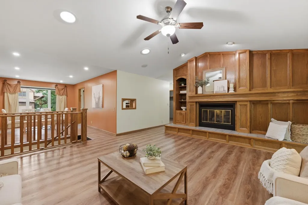 1319 N Coachhouse Court Wichita KS 67235