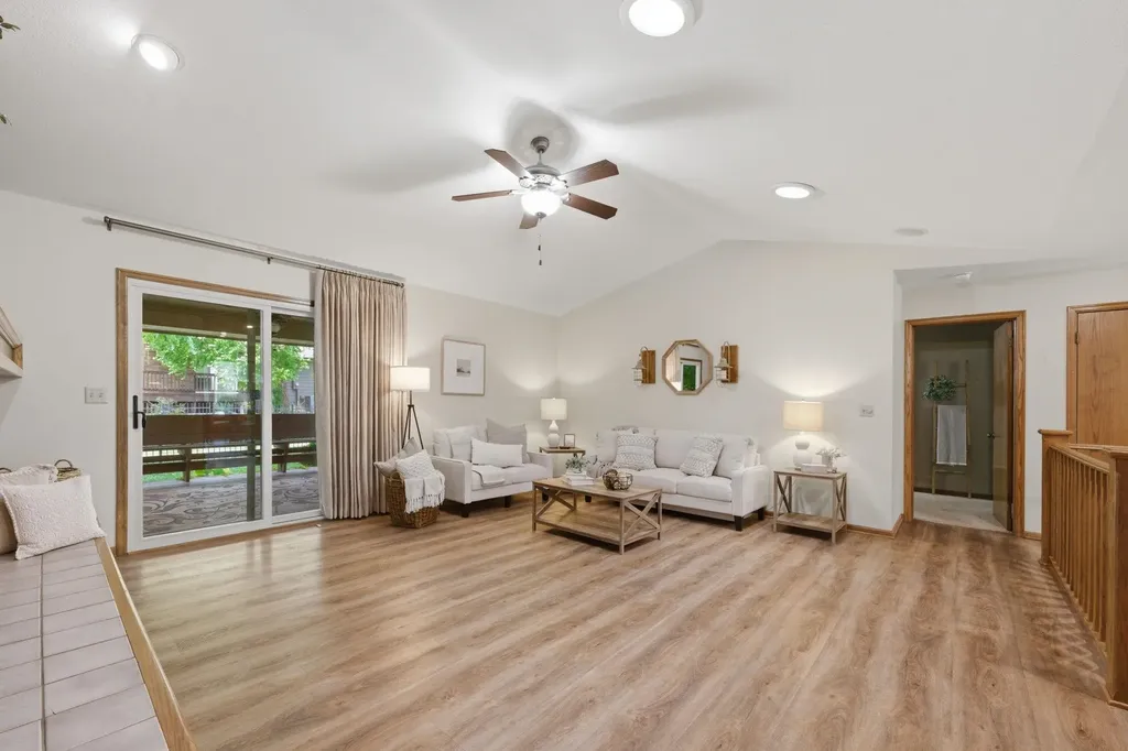 1319 N Coachhouse Court Wichita KS 67235