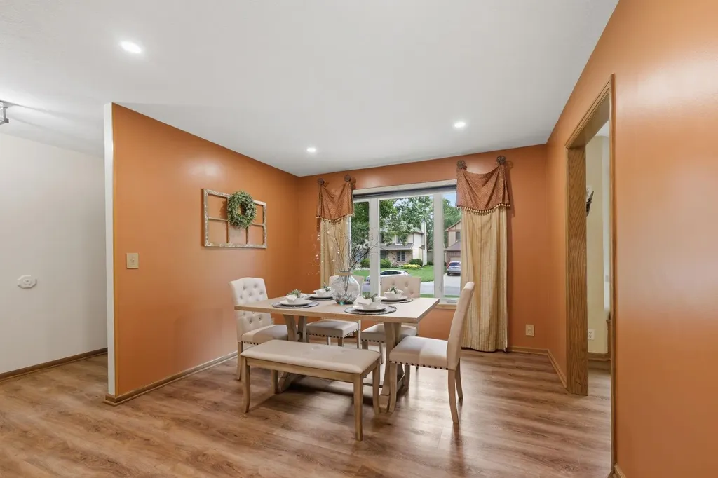 1319 N Coachhouse Court Wichita KS 67235