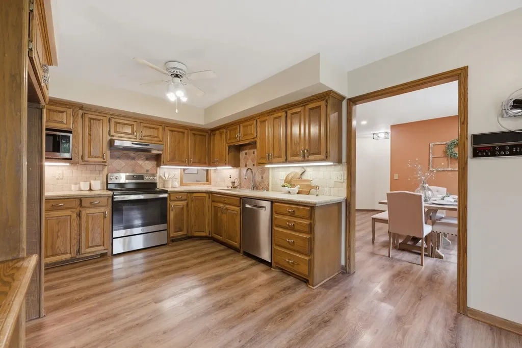 1319 N Coachhouse Court Wichita KS 67235