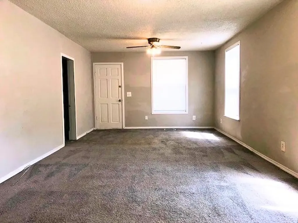 1933 S Palisade Avenue Wichita KS 67213