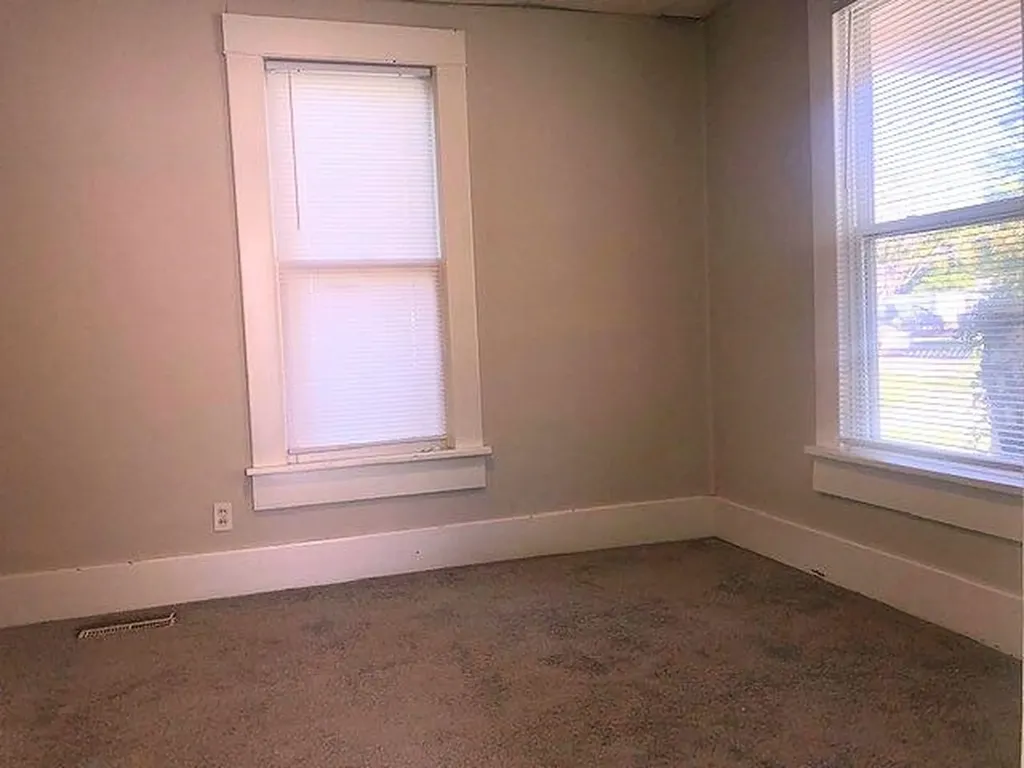 1933 S Palisade Avenue Wichita KS 67213