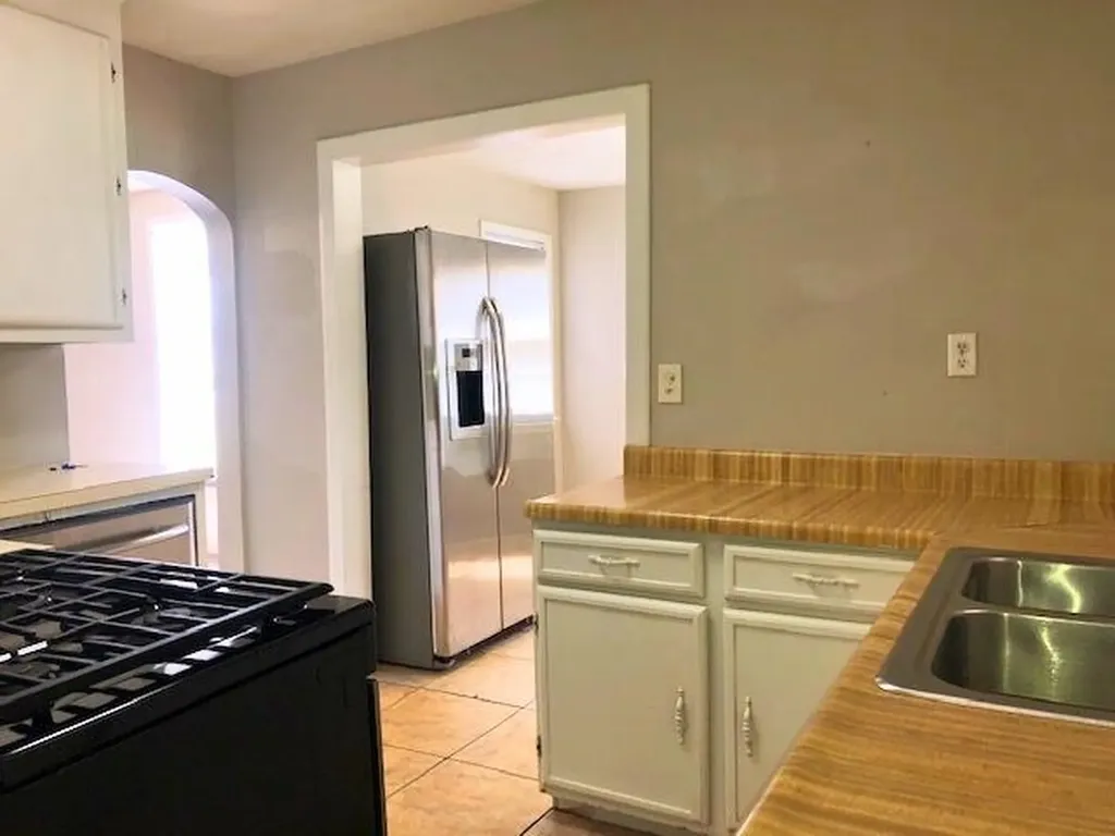 1933 S Palisade Avenue Wichita KS 67213