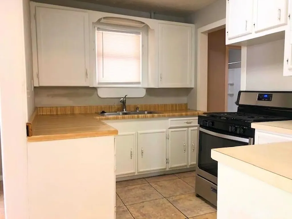 1933 S Palisade Avenue Wichita KS 67213