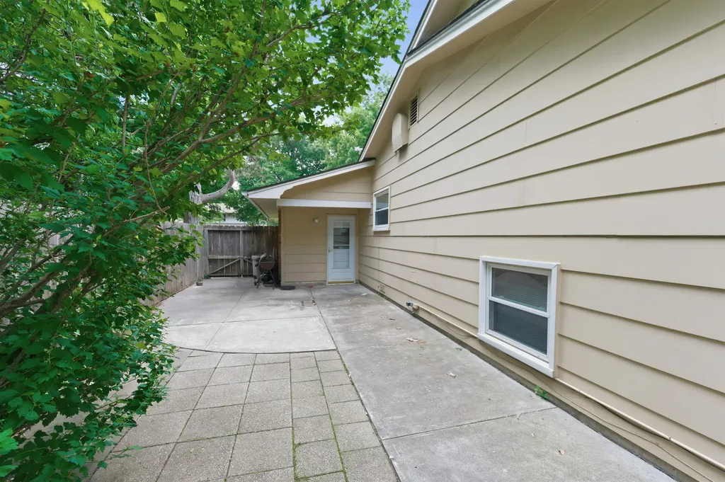 411 N Armour Avenue Wichita KS 67206