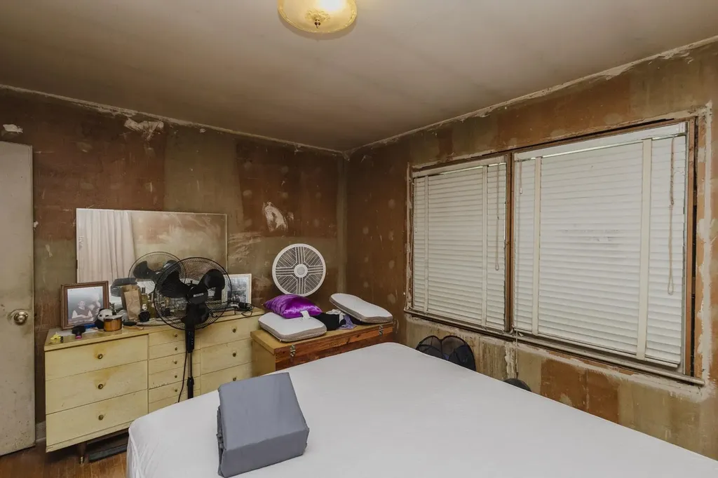 2705 E Menlo Wichita KS 67211
