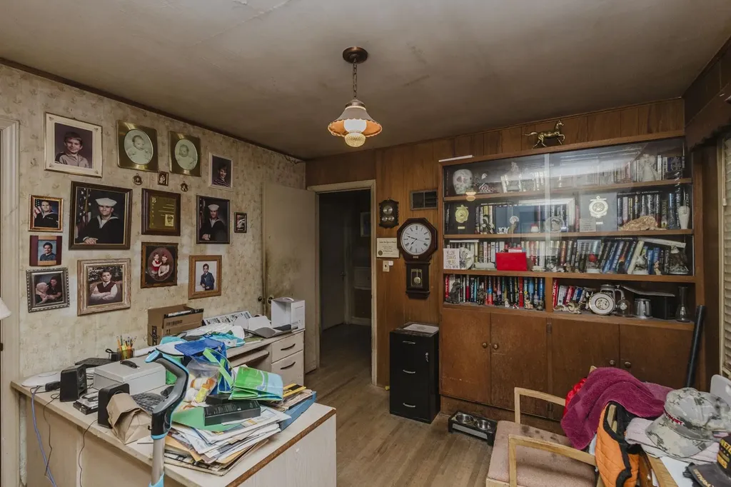 2705 E Menlo Wichita KS 67211
