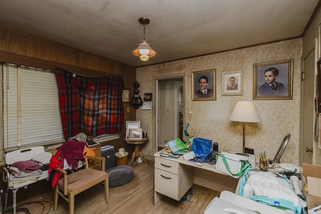 2705 E Menlo Wichita KS 67211