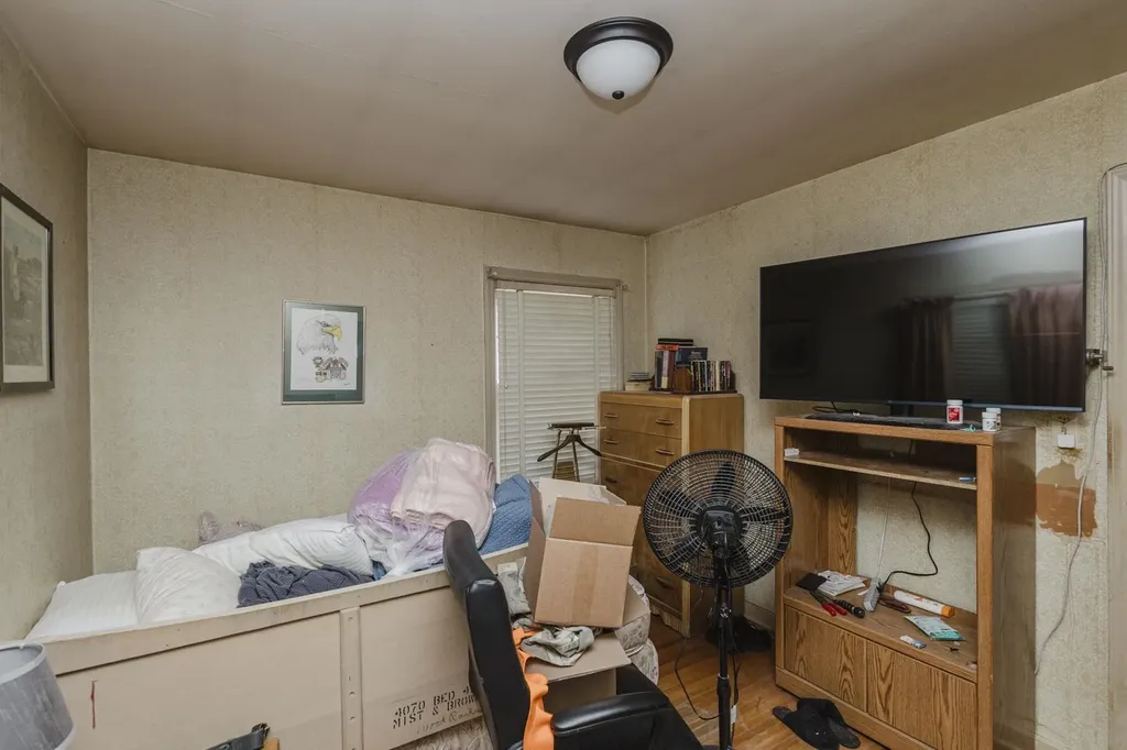 2705 E Menlo Wichita KS 67211