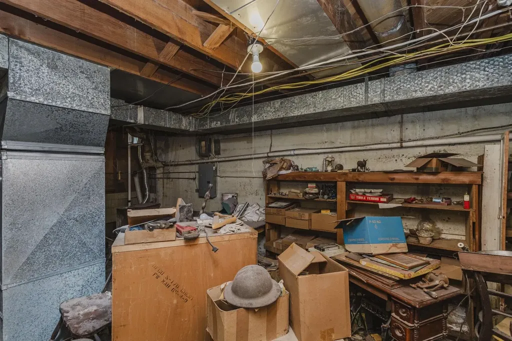 2705 E Menlo Wichita KS 67211