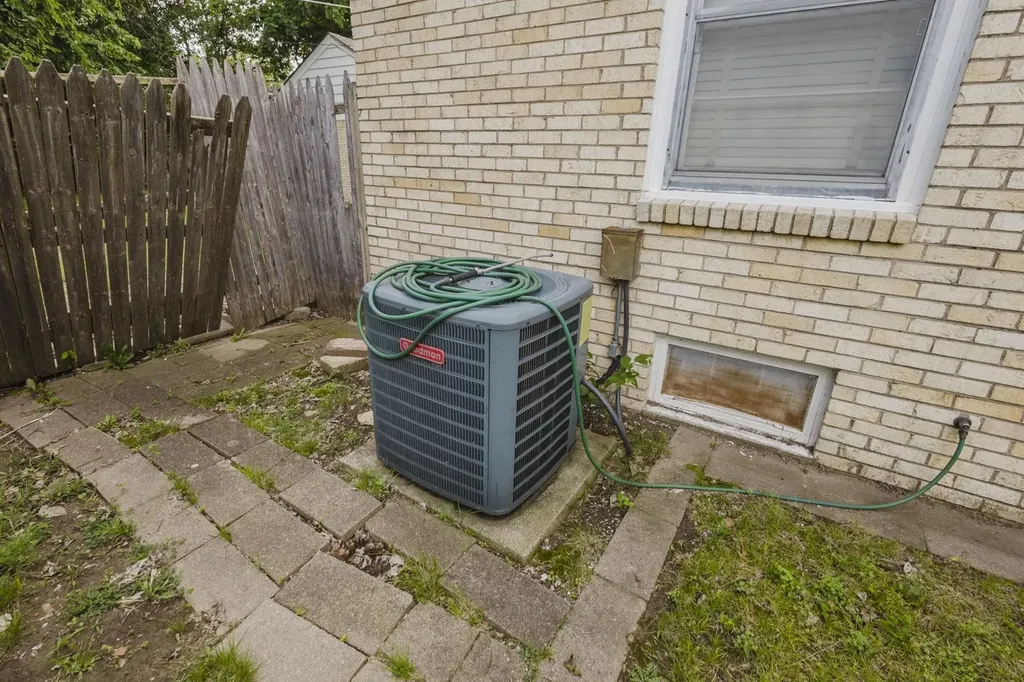 2705 E Menlo Wichita KS 67211