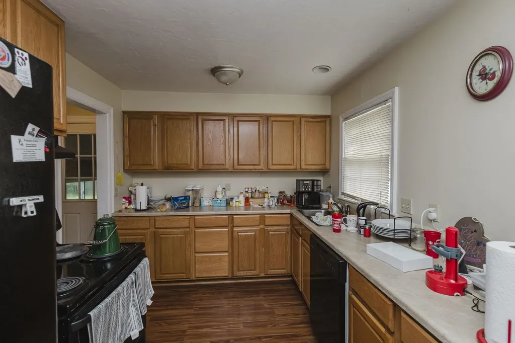 2705 E Menlo Wichita KS 67211