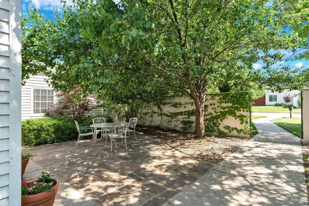 12510 E Killarney Wichita KS 67206