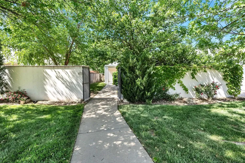 12510 E Killarney Wichita KS 67206