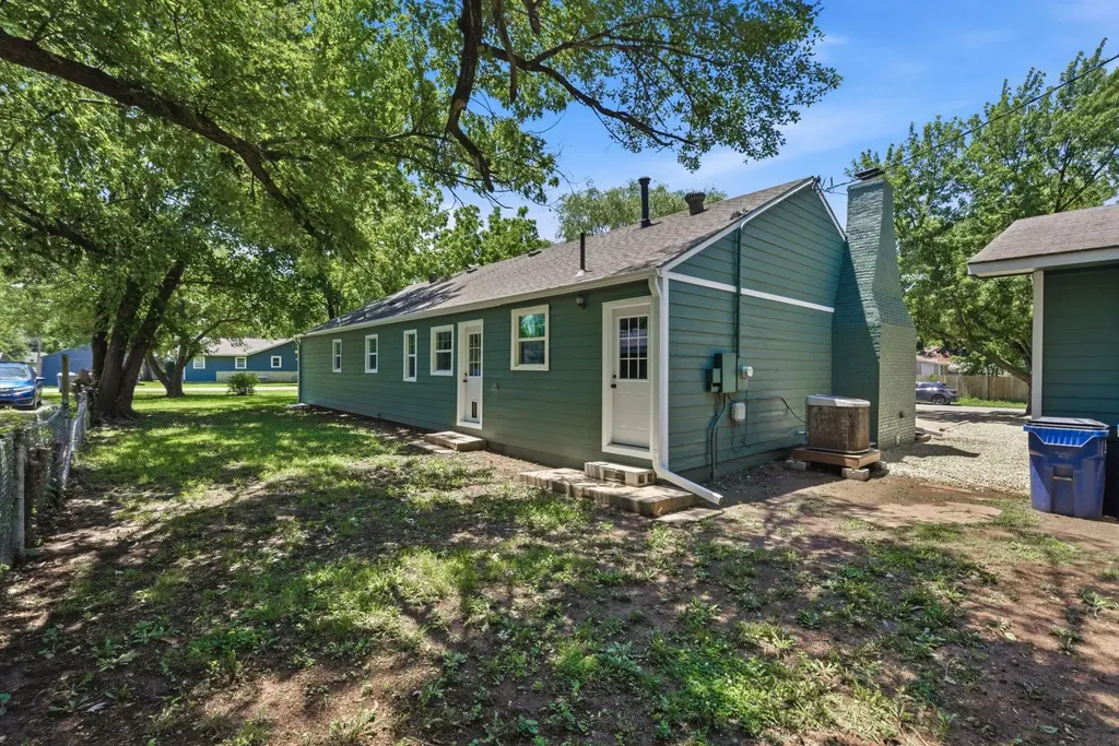 302 N 6th Street Towanda KS 67144