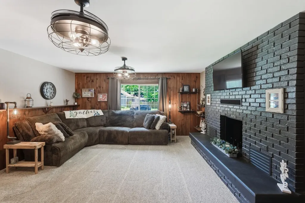 302 N 6th Street Towanda KS 67144