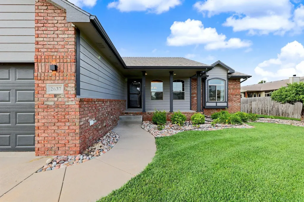 2637 E Mason Ridge Derby KS 67037