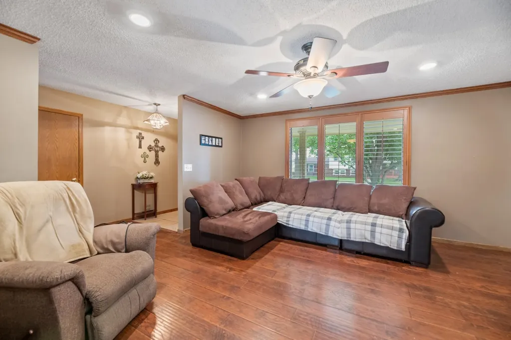 8824 W Birch Lane Wichita KS 67212
