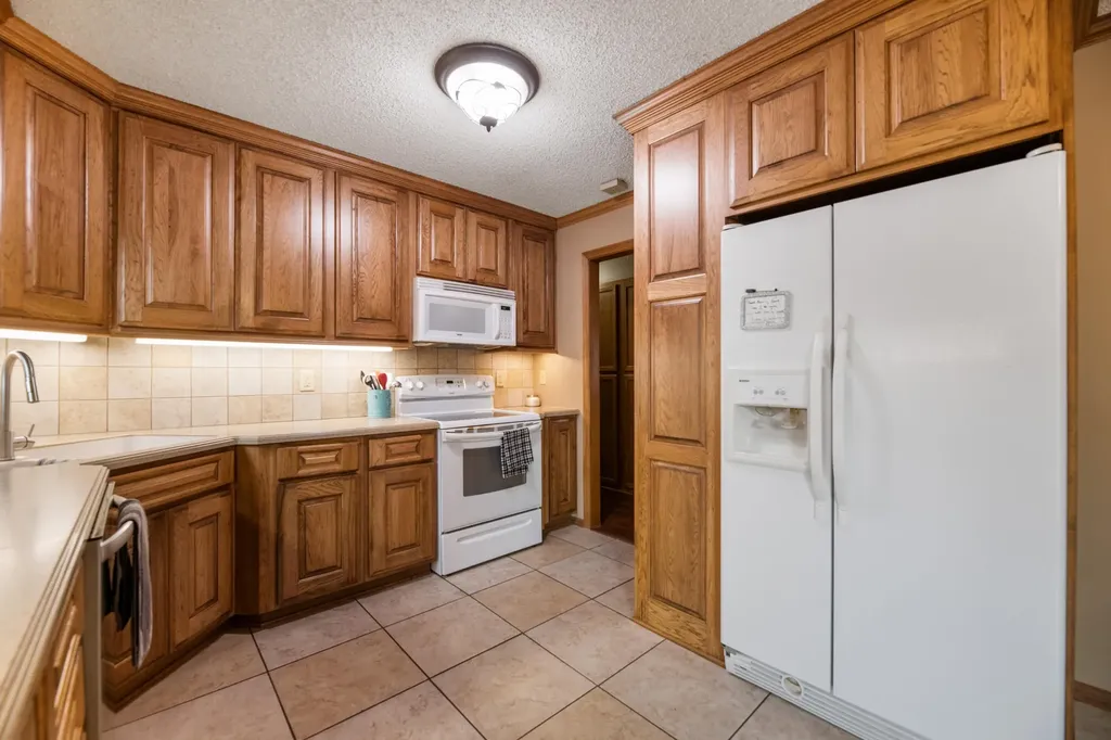 8824 W Birch Lane Wichita KS 67212