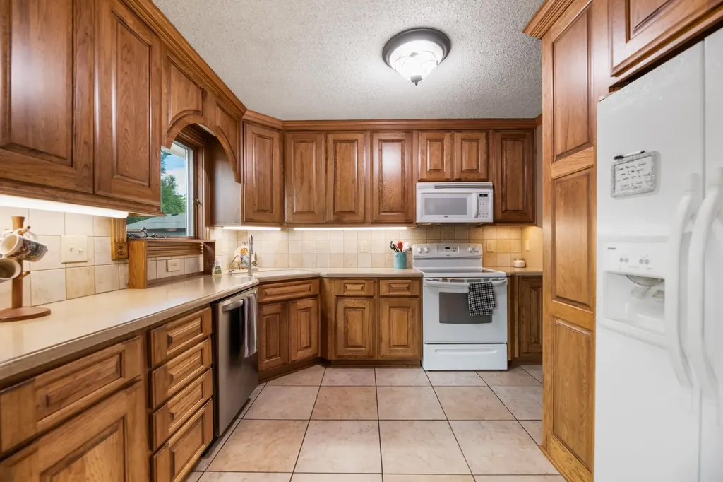 8824 W Birch Lane Wichita KS 67212